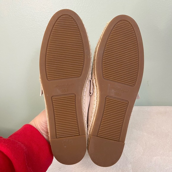 Michael Kors Women's Cream Slip On Suede Round Toe Espadrille Loafers Size 6 - Picture 11 of 12
